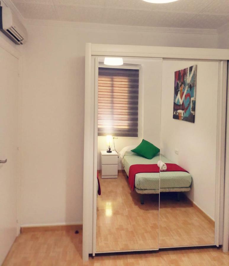 Central Apartment In Valencia With Wifi + Parking. Exterior photo